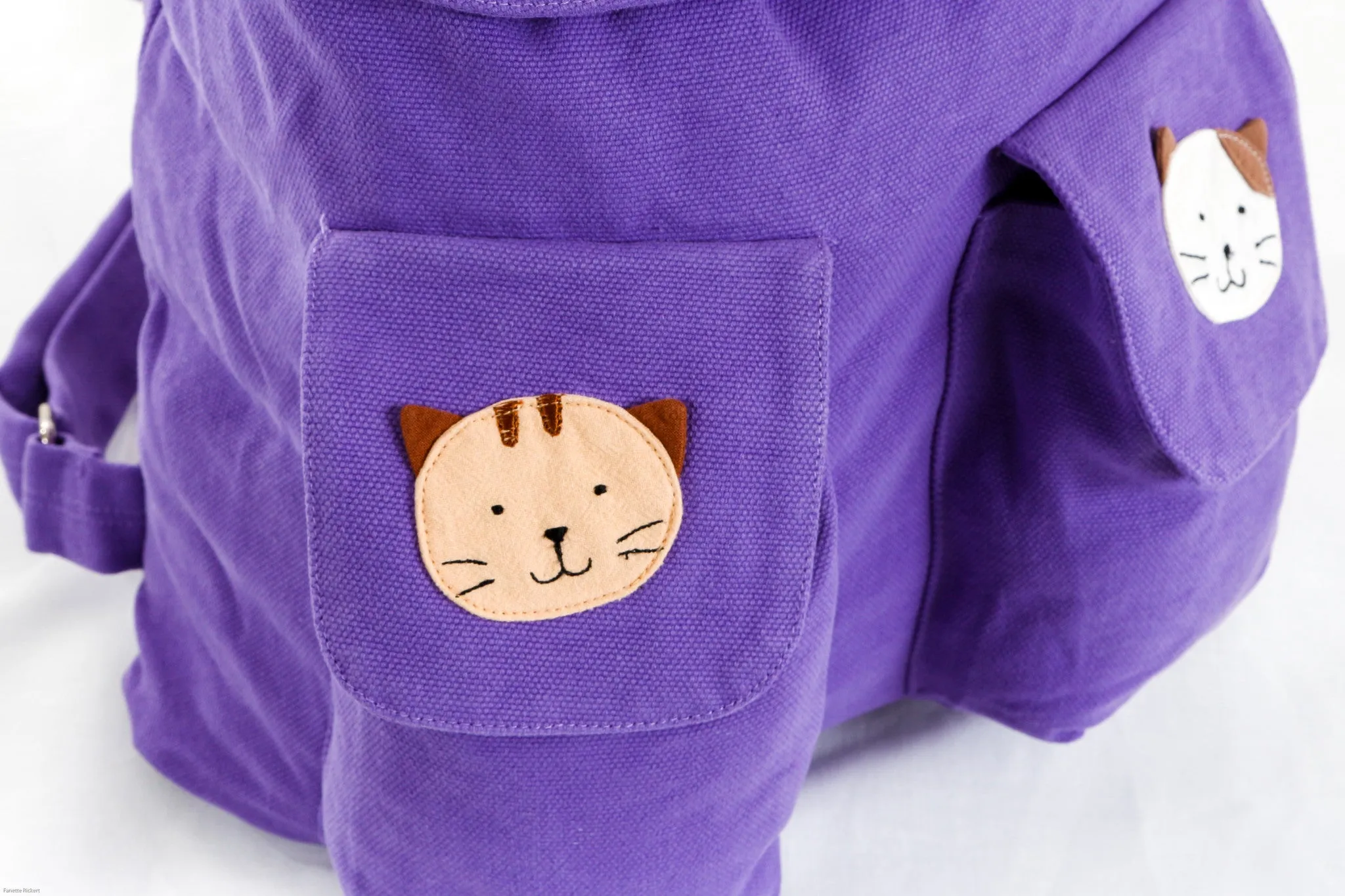 Cara Cat Kid Canvas Backpack