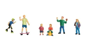 HO Woodland Kids At Play 1830