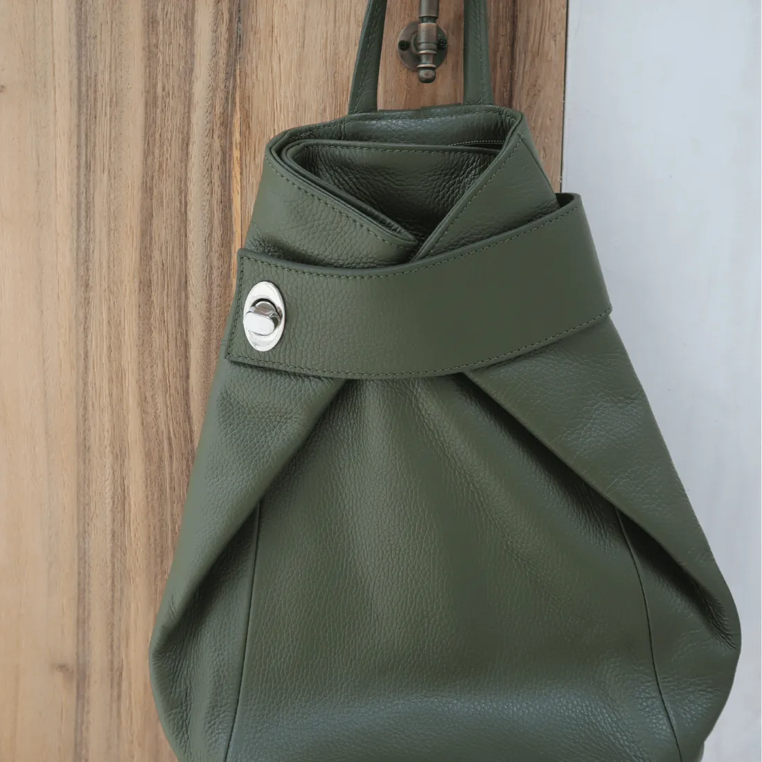 Viola Womens Leather Backpack