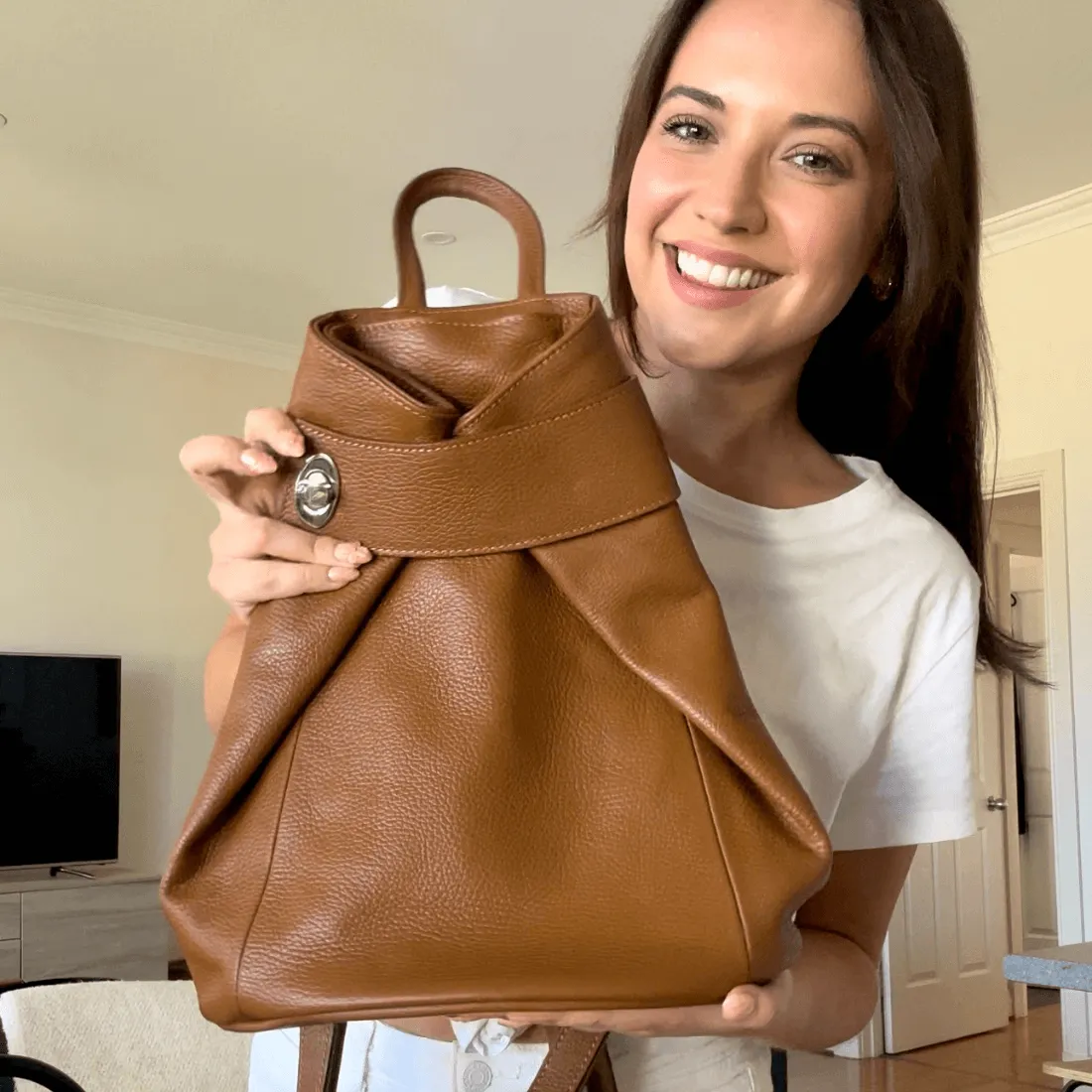 Viola Womens Leather Backpack